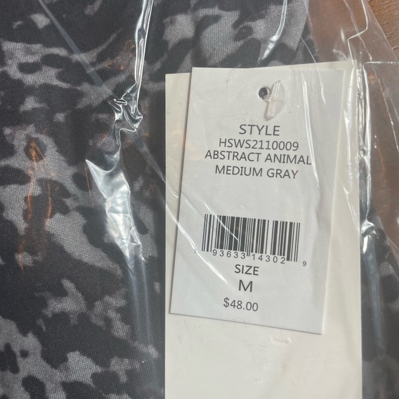 𝅺H HALSTON STUDIO Scoop Neck Patterned High/low T-shirt ABSTRACT ANIMAL - Picture 12 of 14